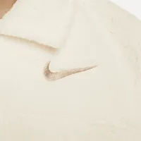Nike Sportswear женская Collaцвет красный High-Pile Fleece Куртка цвет белый