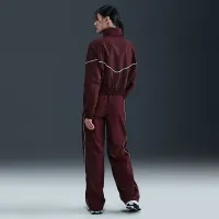 Nike Sportswear Windrunner женская Woven Куртка цвет красный