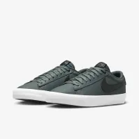 Nike SB Blazer Low Pro GT чоловічі Кросівки колір зелений