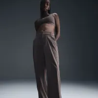 Nike Bliss жіноча Dri-FIT Trousers колір коричневий