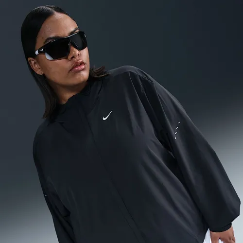 Nike Swift женская Repel Packable Running Куртка (большие размеры) цвет черный