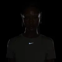 Nike One Classic женская Dri-FIT Short-Sleeve Top цвет зеленый