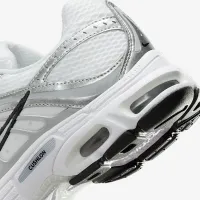 Nike Air Max Moto 2K жіноча Кросівки колір білий