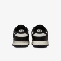 Nike Dunk Low SE жіноча Кросівки колір білий