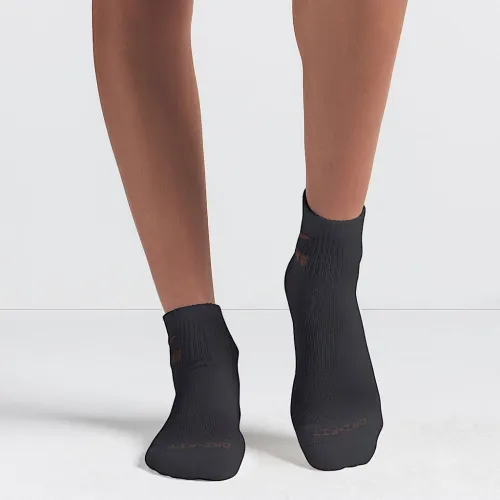 NikeSKIMS женская Dri-FIT Quarter носки (3 пары) цвет коричневый