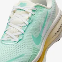 Nike Vomero 18 женская Road Running Кроссовки цвет зеленый