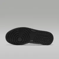 Nike Air Jordan 1 Low SE жіноча Shoe колір чорний