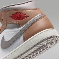 Nike Air Jordan 1 Mid чоловічі Кросівки колір коричневий