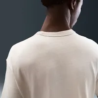 Nike Sportswear Premium Essentials чоловічі футболка колір сірий