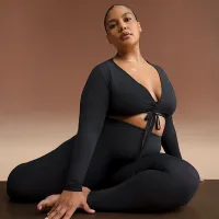 NikeSKIMS Weightless Layers жіноча Long-Sleeve Wrap Top колір чорний