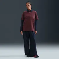 Nike Sportswear Essential жіноча футболка колір червоний