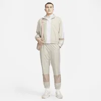 U.S. Essential женская Nike Graphic Куртка цвет коричневый