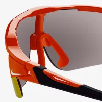 Nike Flyfree Shield Engineeколір червоний Road Tint Orange