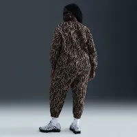 Nike Sportswear Phoenix Fleece женская оверсайз Printed Crew-Neck свитшот (большие размеры) цвет черный