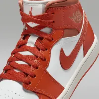 Nike Air Jordan 1 Mid жіноча Кросівки колір білий