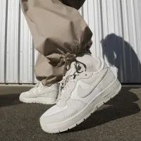 Nike Air Force 1 Wild жіноча Кросівки колір сірий