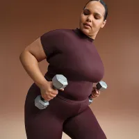 NikeSKIMS Shine жіноча Mock-Neck Short-Sleeve Top колір червоний