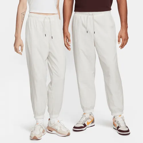 Nike Sportswear Essential жіноча Mid-Rise Pants колір коричневий