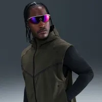 Nike Tech чоловічі Dri-FIT Woven Windrunner Vest колір зелений