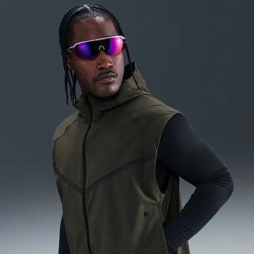 Nike Tech мужские Dri-FIT Woven Windrunner Vest цвет зеленый