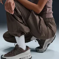 Nike Sportswear Everything Wovens женская Mid-Rise Cargo Pants цвет коричневый