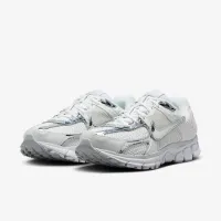 Nike Zoom Vomero 5 Gold женская Кроссовки цвет белый