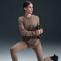 Nike One Relaxed жіноча Dri-FIT Long-Sleeve Top колір коричневий