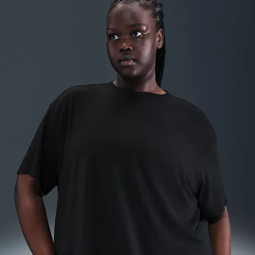 Nike One Relaxed женская Dri-FIT Cropped Short-Sleeve Top (большие размеры) цвет черный