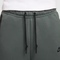 Nike Sportswear Tech Fleece мужские шорты цвет зеленый