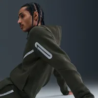 Nike Tech мужские Full-Zip Fleece Windrunner Куртка with Reflective Accents цвет зеленый