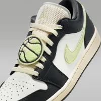 Nike Air Jordan 1 Low SE женская Кроссовки цвет серый