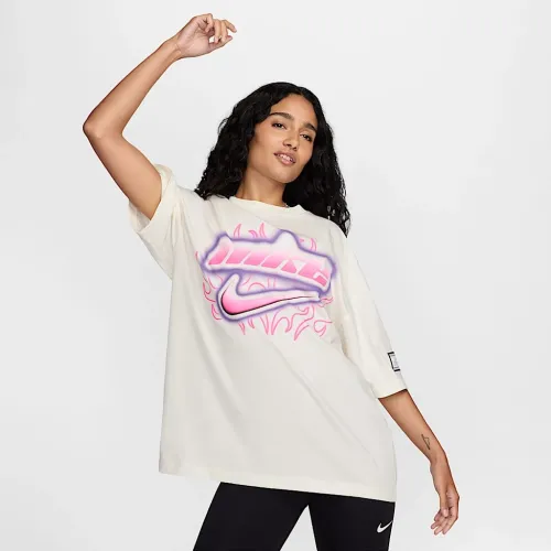 Nike Sportswear женская оверсайз Graphic футболка цвет белый