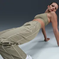 Nike Windrunner женская С высокой Талией Woven Open-Hem Pants цвет зеленый