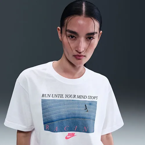 Nike Sportswear Club жіноча Cropped футболка колір білий
