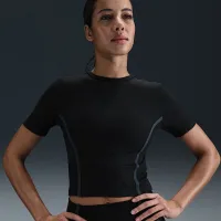 Nike One Fitted жіноча Dri-FIT Short-Sleeve Top колір чорний
