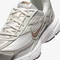 Nike Initiator жіноча Кросівки колір сірий