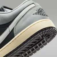 Nike Air Jordan 1 Low SE чоловічі Кросівки колір сірий