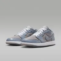 Nike Air Jordan 1 Low SE чоловічі Кросівки колір сірий