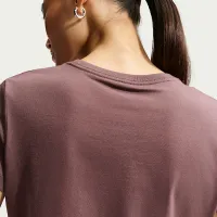 Nike Sportswear Club жіноча Short-Sleeve футболка колір фіолетовий