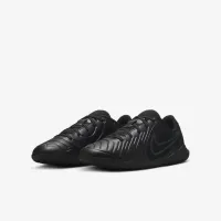 Nike Jr. Tiempo Legend 10 Club Little/Big детские Indoor/Court Low-Top Soccer Кроссовки цвет черный