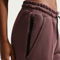 Nike Sportswear Tech Fleece женская Mid-Rise Joggers цвет фиолетовый