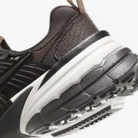 Nike V2K Run чоловічі Кросівки колір коричневий