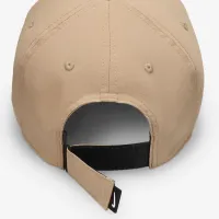 Nike Dri-FIT Club Structuколір червоний Swoosh Cap колір коричневий
