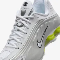 Nike Shox R4 жіноча Кросівки колір білий