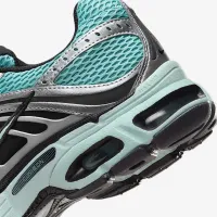 Nike Air Max Moto 2K жіноча Кросівки колір зелений