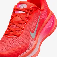 Nike Vomero 18 жіноча Road Running Кросівки колір червоний