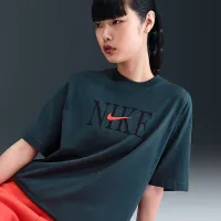 Nike Sportswear Essential жіноча Boxy футболка блакитний