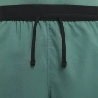 Nike Multi Tech EasyOn Big детские (для мальчиков) Dri-FIT тренировочные шорты цвет зеленый
