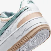 Nike Gamma Force жіноча Кросівки колір білий