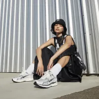 Nike Zoom Vomero 5 женская Кроссовки цвет серый